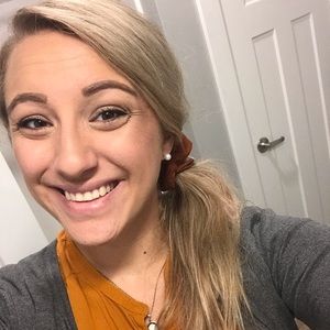 Meet your Posher, Sabrina